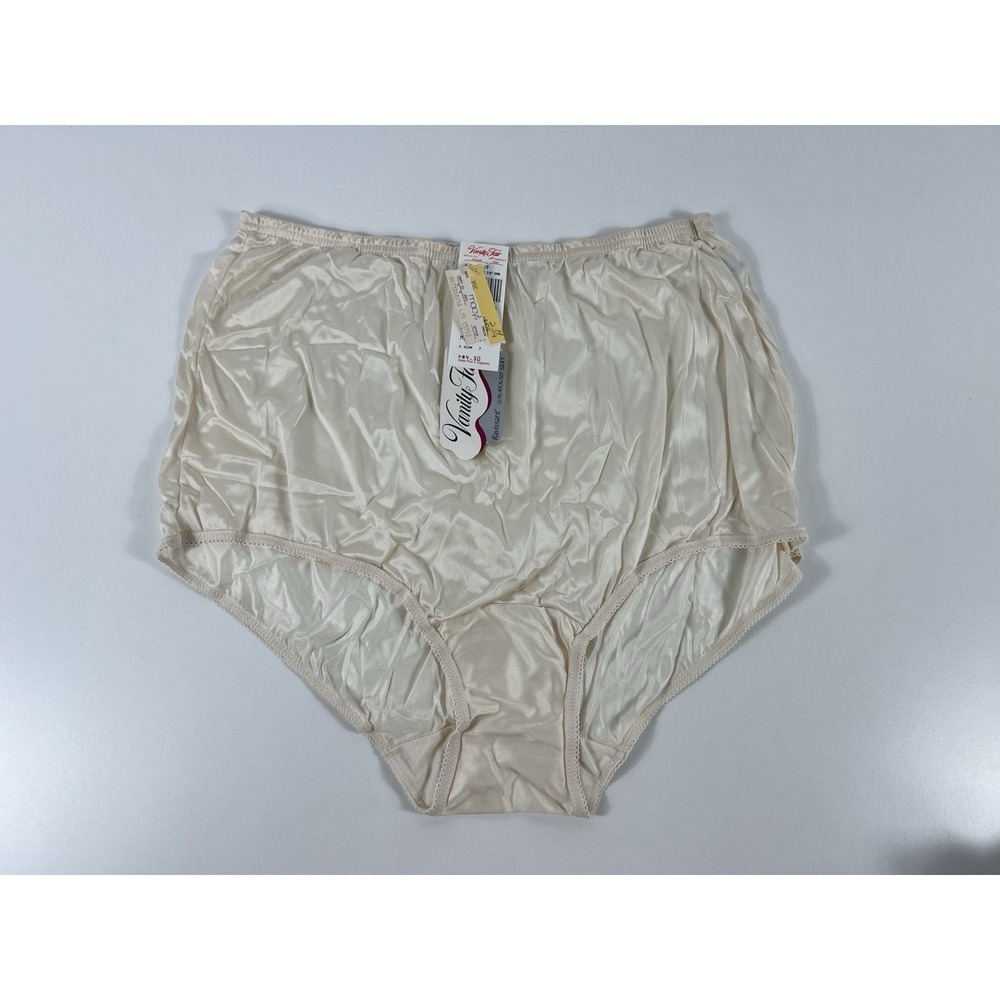 Vintage Vanity Fair All Nylon Champagne Panties Size 7 ~ Ravissant ~ M11107